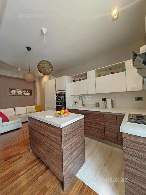 Satılır 4 otaqlı yeni tikili 183 m²