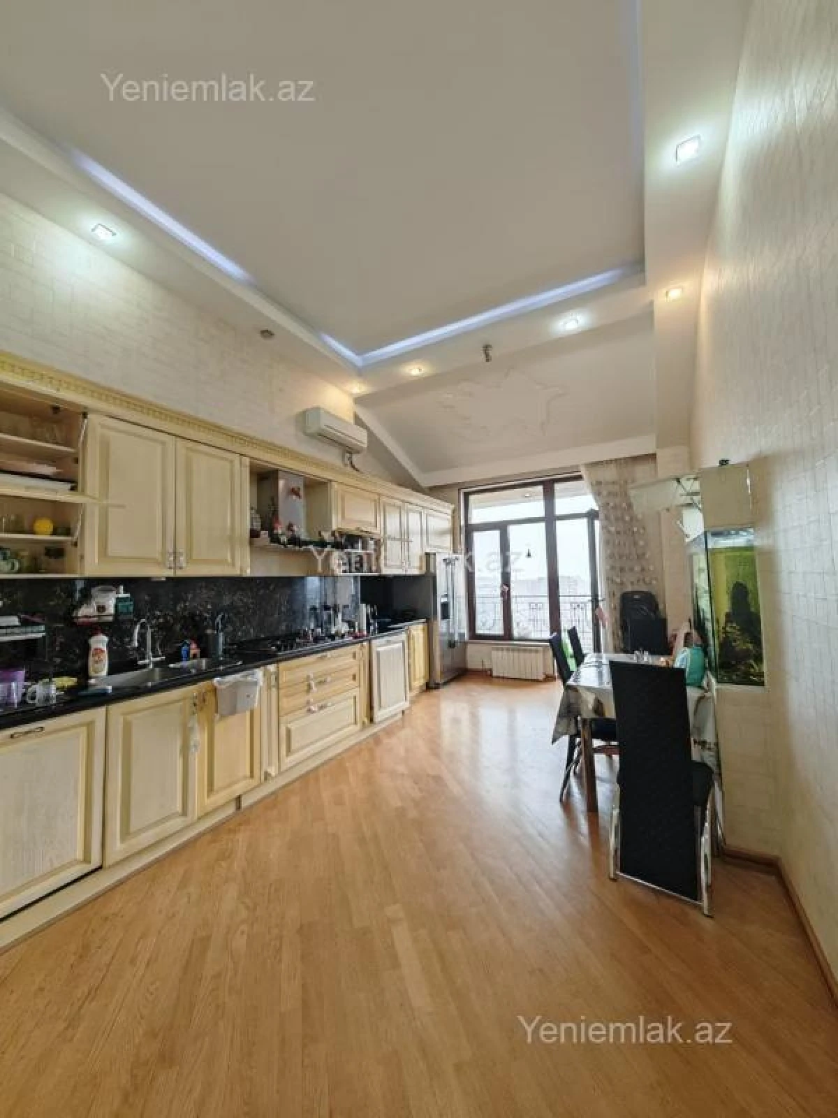 Satılır 4 otaqlı yeni tikili 205 m²