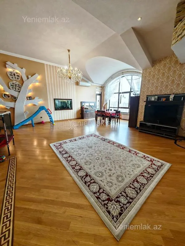 Satılır 4 otaqlı yeni tikili 205 m²