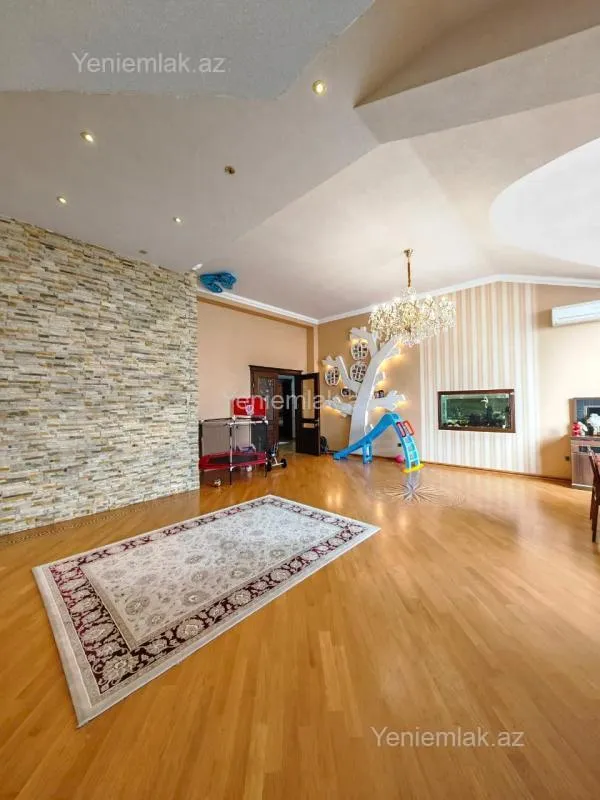 Satılır 4 otaqlı yeni tikili 205 m²