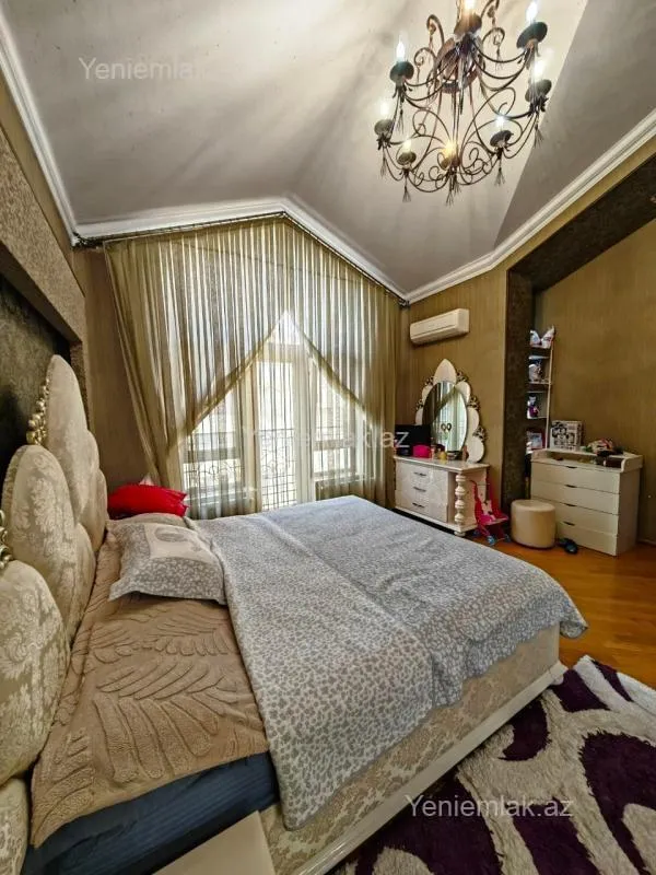 Satılır 4 otaqlı yeni tikili 205 m²