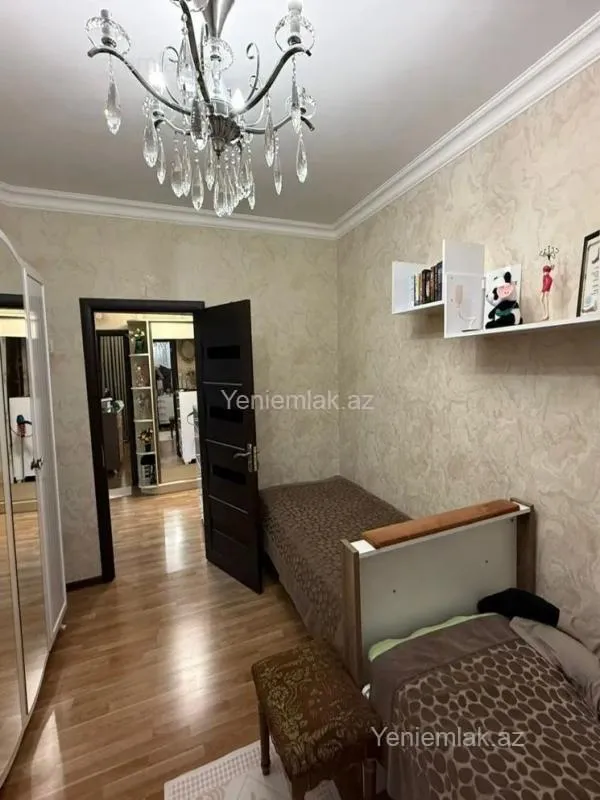 Satılır 3 otaqlı köhnə tikili 80 m²