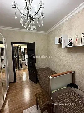 Satılır 3 otaqlı köhnə tikili 80 m²