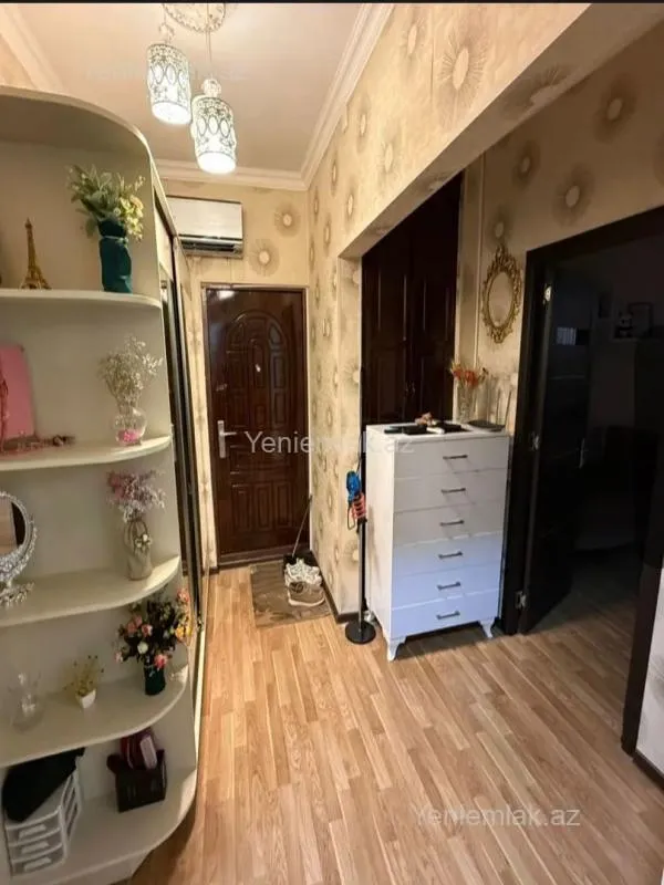 Satılır 3 otaqlı köhnə tikili 80 m²