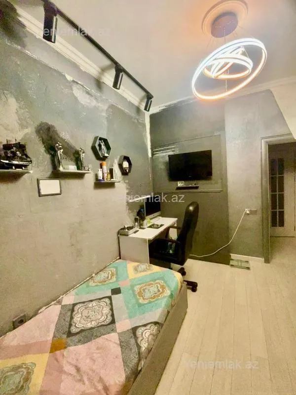 Satılır 3 otaqlı yeni tikili 75 m²