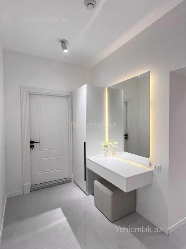 Satılır 2 otaqlı yeni tikili 70 m²