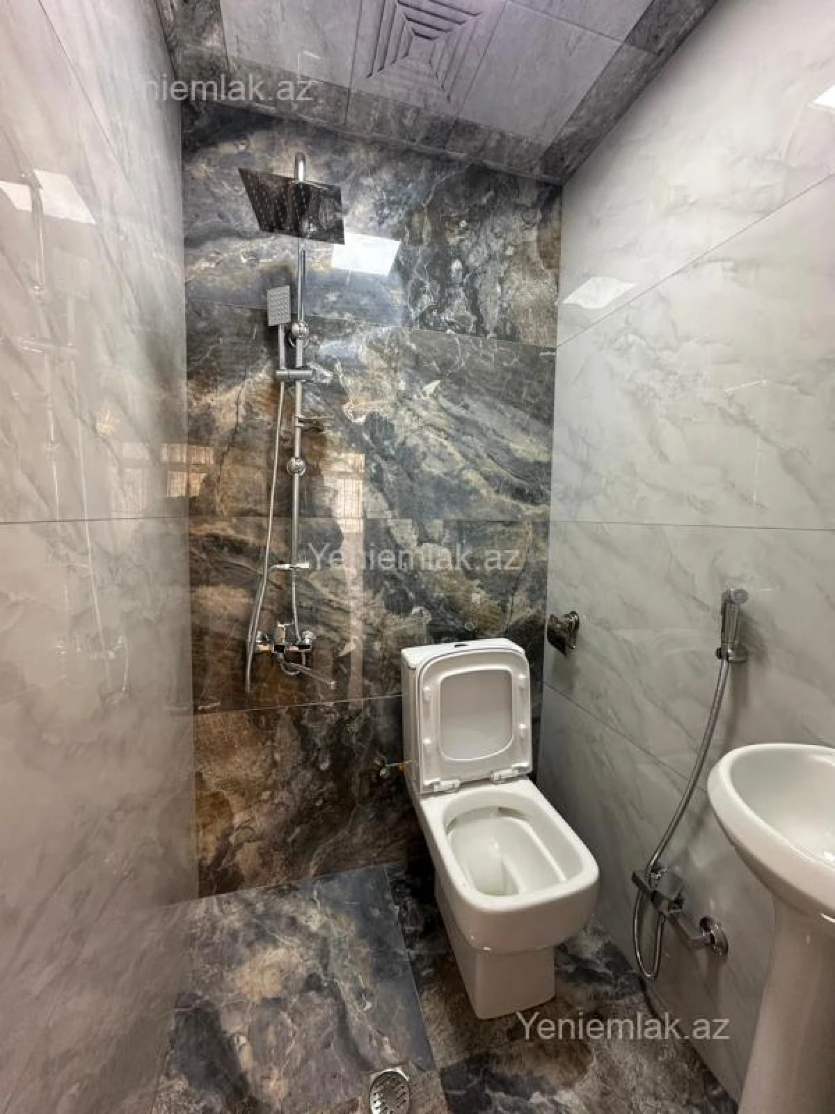 Satılır 4 otaqlı köhnə tikili 110 m²