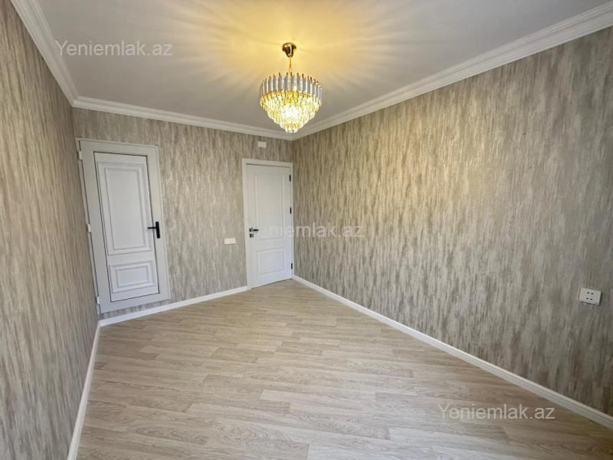 Satılır 4 otaqlı köhnə tikili 110 m²