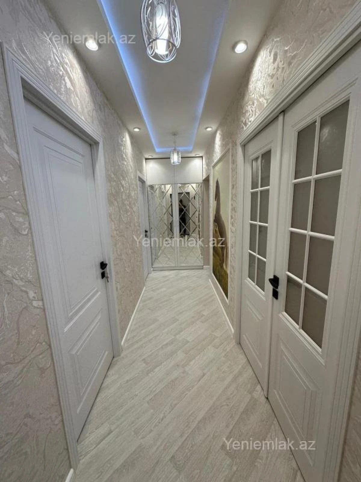 Satılır 4 otaqlı köhnə tikili 110 m²