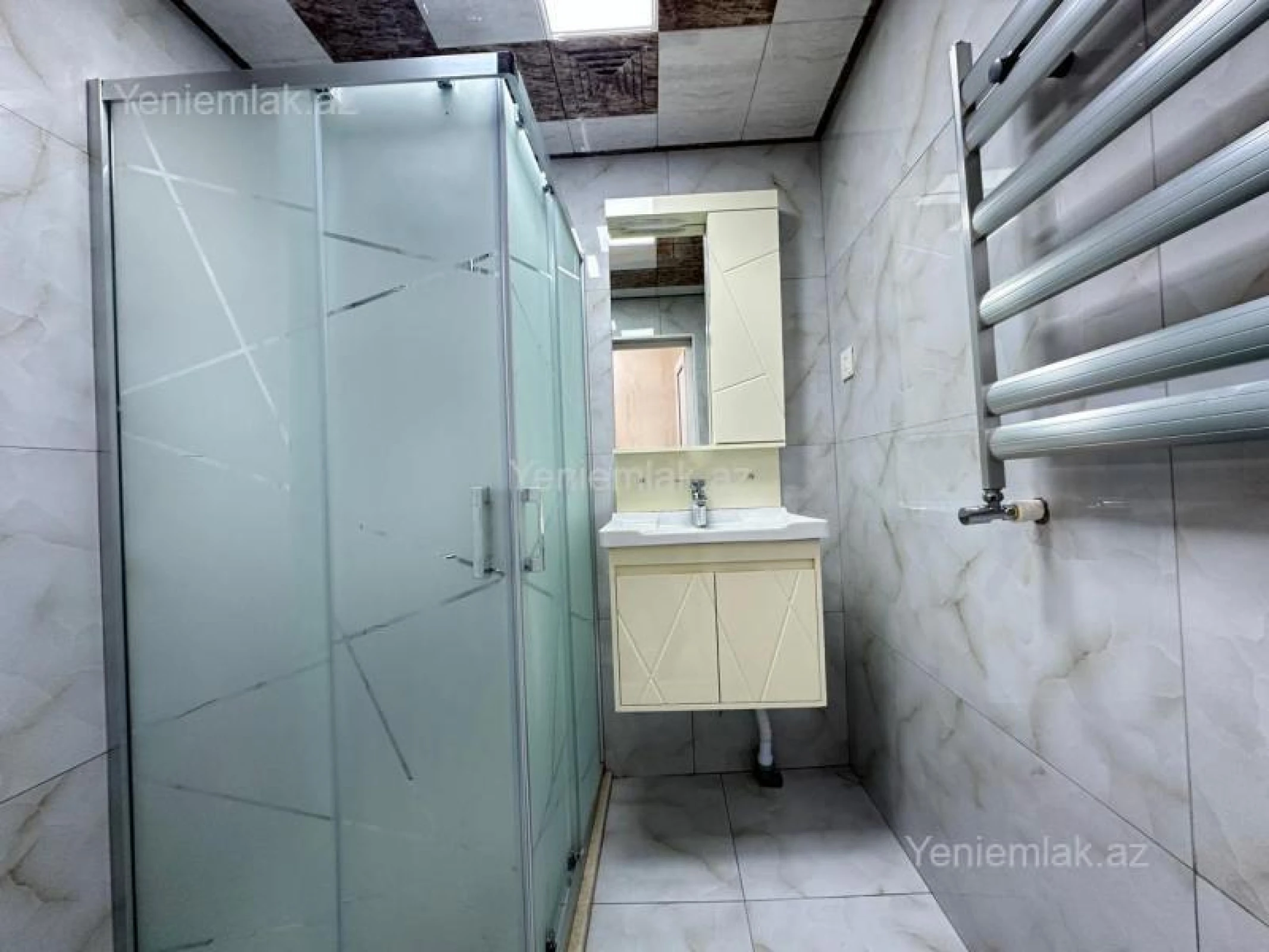 Satılır 4 otaqlı köhnə tikili 110 m²