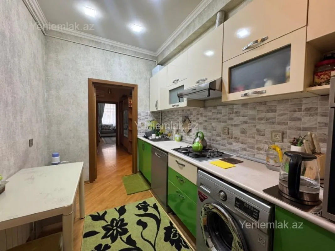 Satılır 3 otaqlı yeni tikili 105 m²