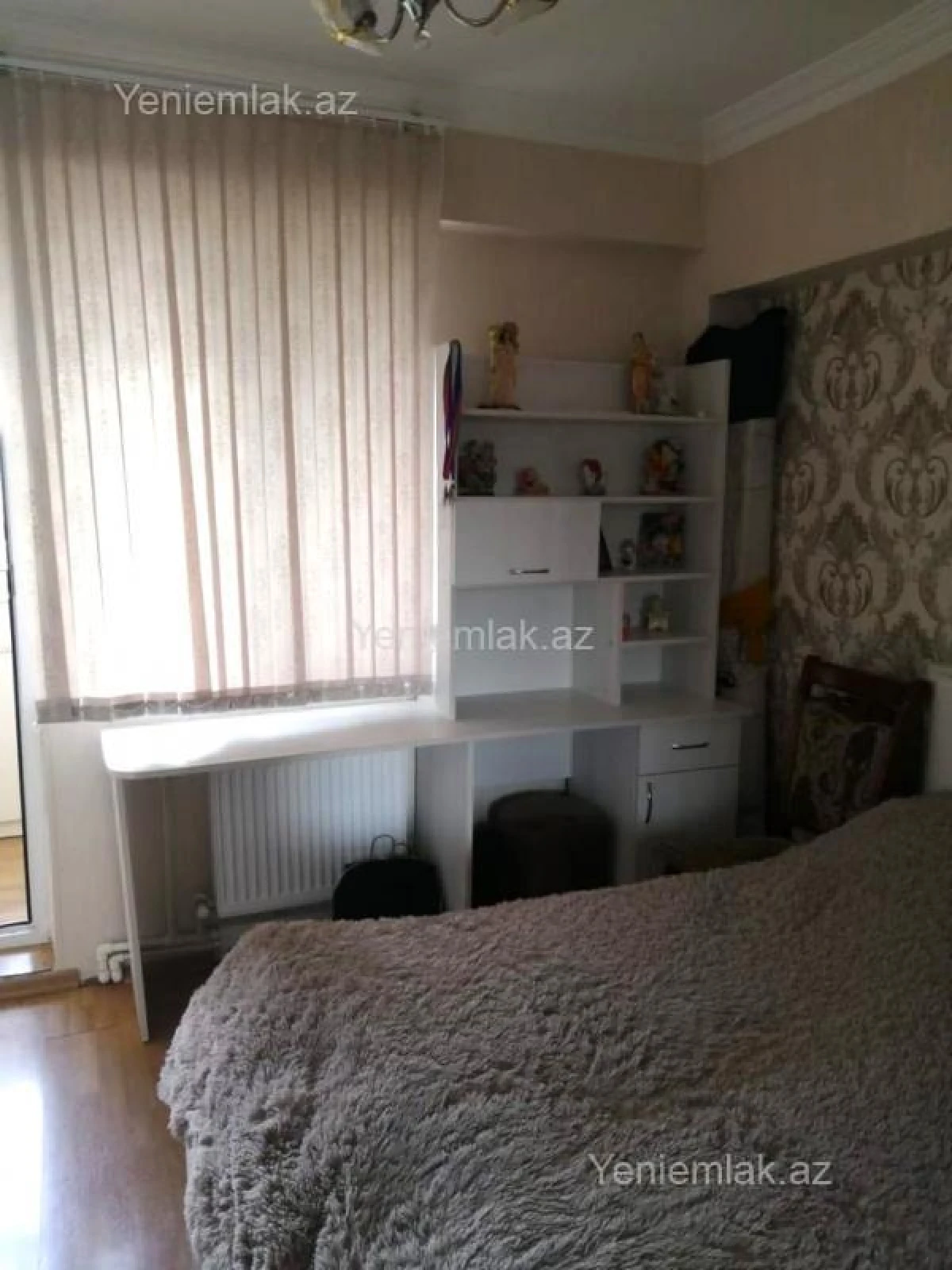 Satılır 4 otaqlı köhnə tikili 120 m²