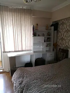 Satılır 4 otaqlı köhnə tikili 120 m²