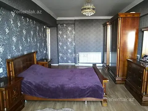 Satılır 4 otaqlı köhnə tikili 120 m²