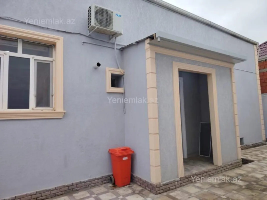 Satılır 3 otaqlı həyət evi 200 m²