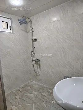 Satılır 3 otaqlı həyət evi 200 m²