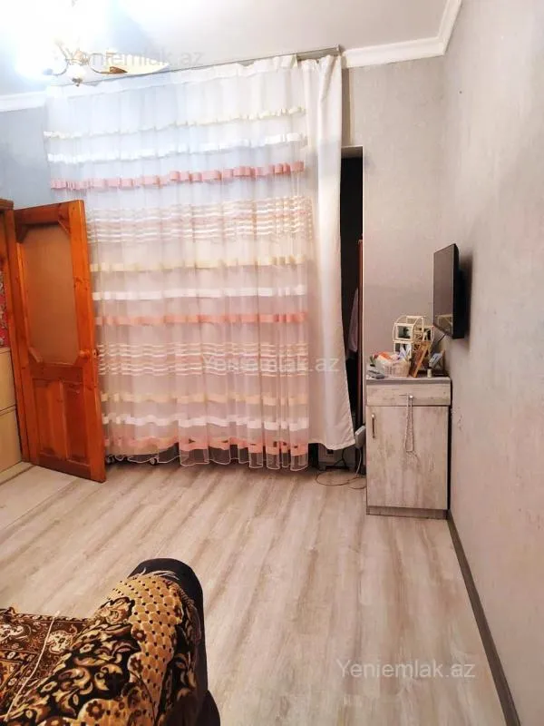 Satılır 2 otaqlı köhnə tikili 48 m²