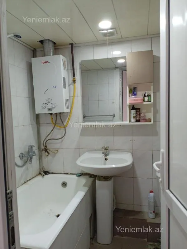 Satılır 2 otaqlı köhnə tikili 45 m²