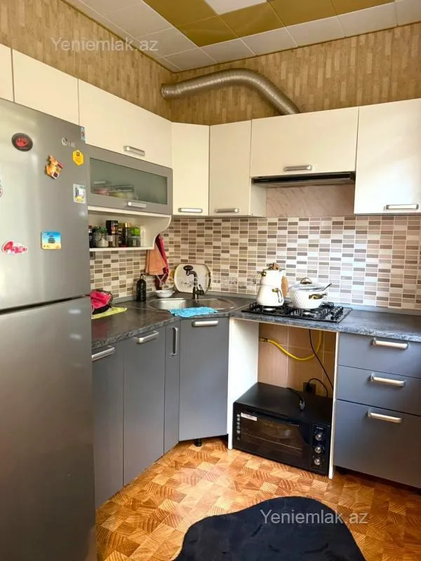 Satılır 2 otaqlı köhnə tikili 52 m²