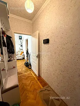 Satılır 2 otaqlı köhnə tikili 52 m²