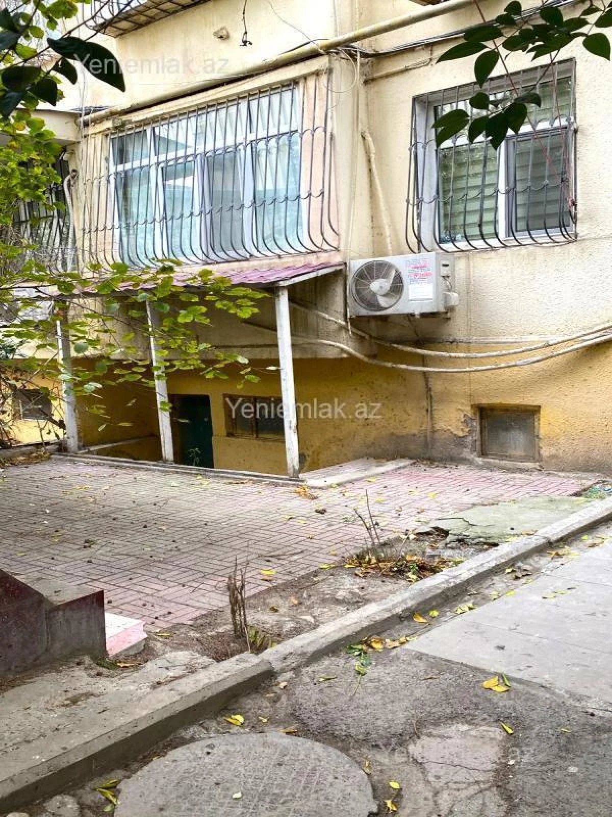 Satılır 2 otaqlı köhnə tikili 52 m²