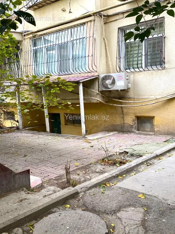 Satılır 2 otaqlı köhnə tikili 52 m²