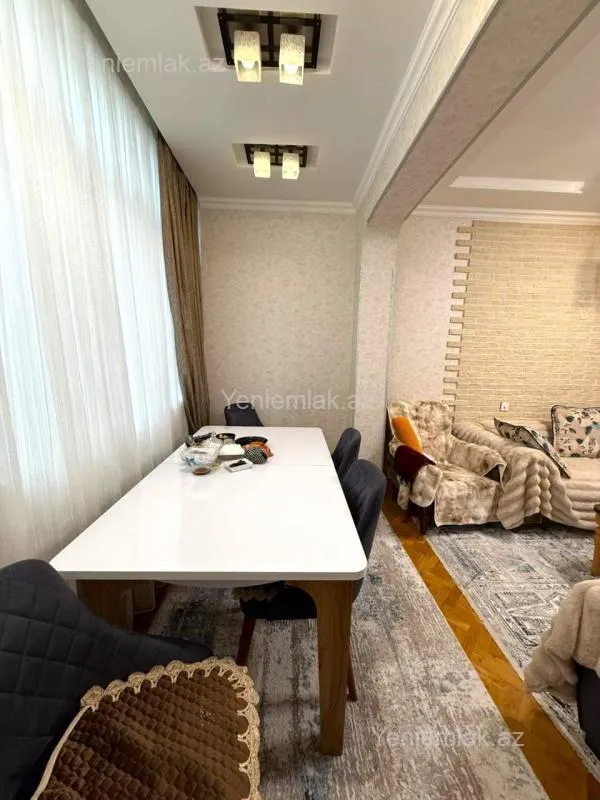 Satılır 2 otaqlı köhnə tikili 52 m²