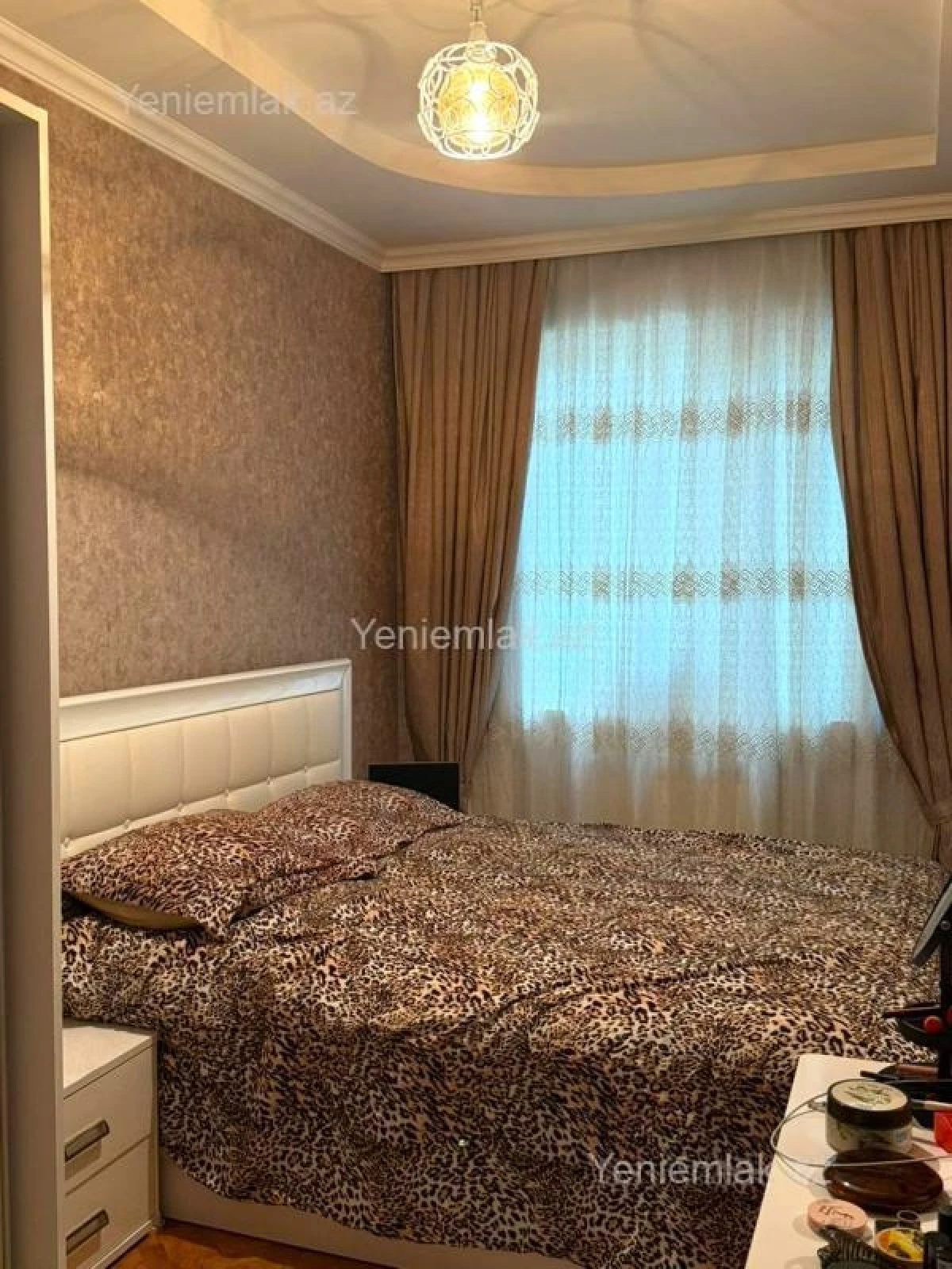 Satılır 2 otaqlı köhnə tikili 52 m²