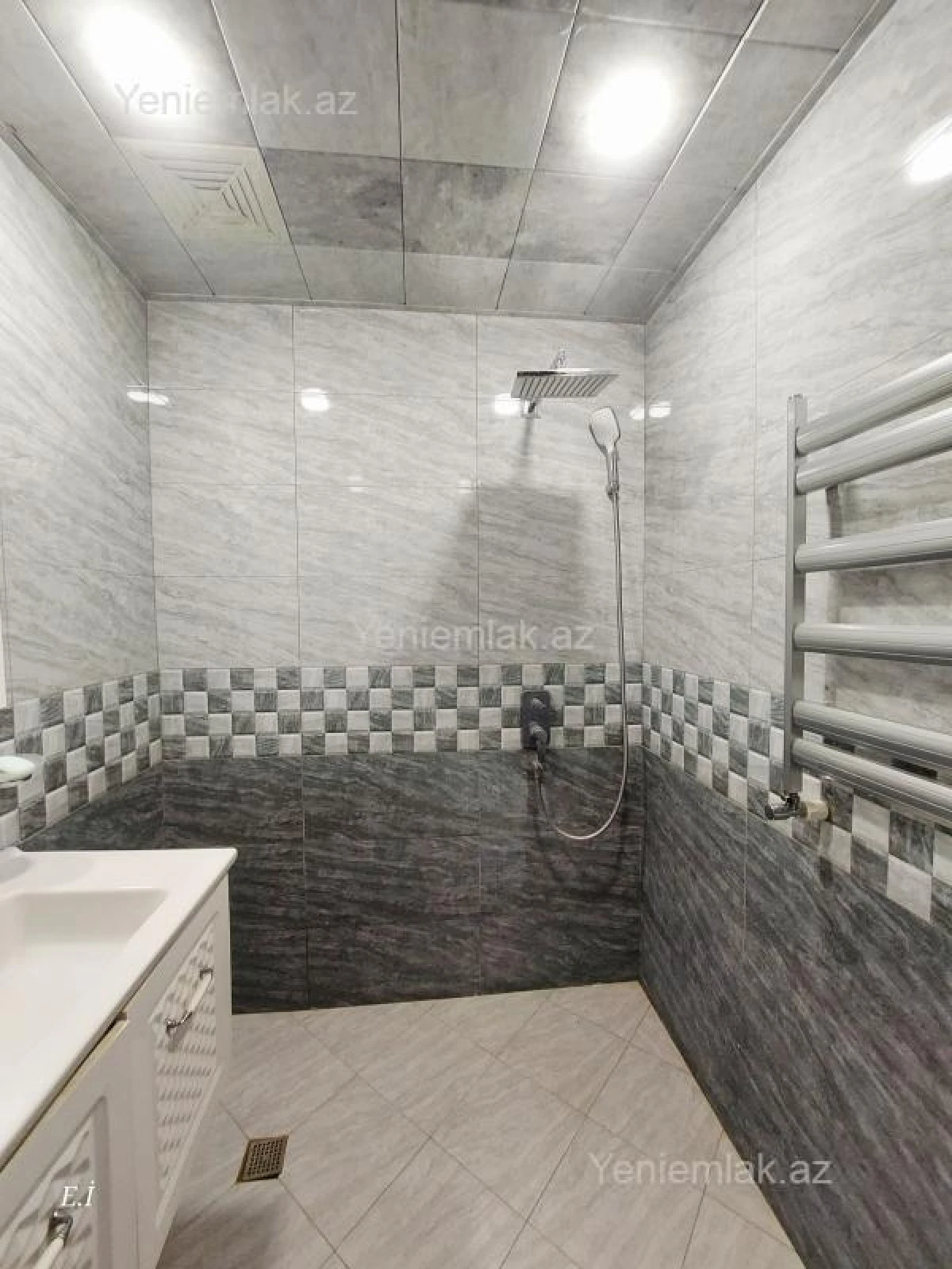 Satılır 3 otaqlı köhnə tikili 70 m²