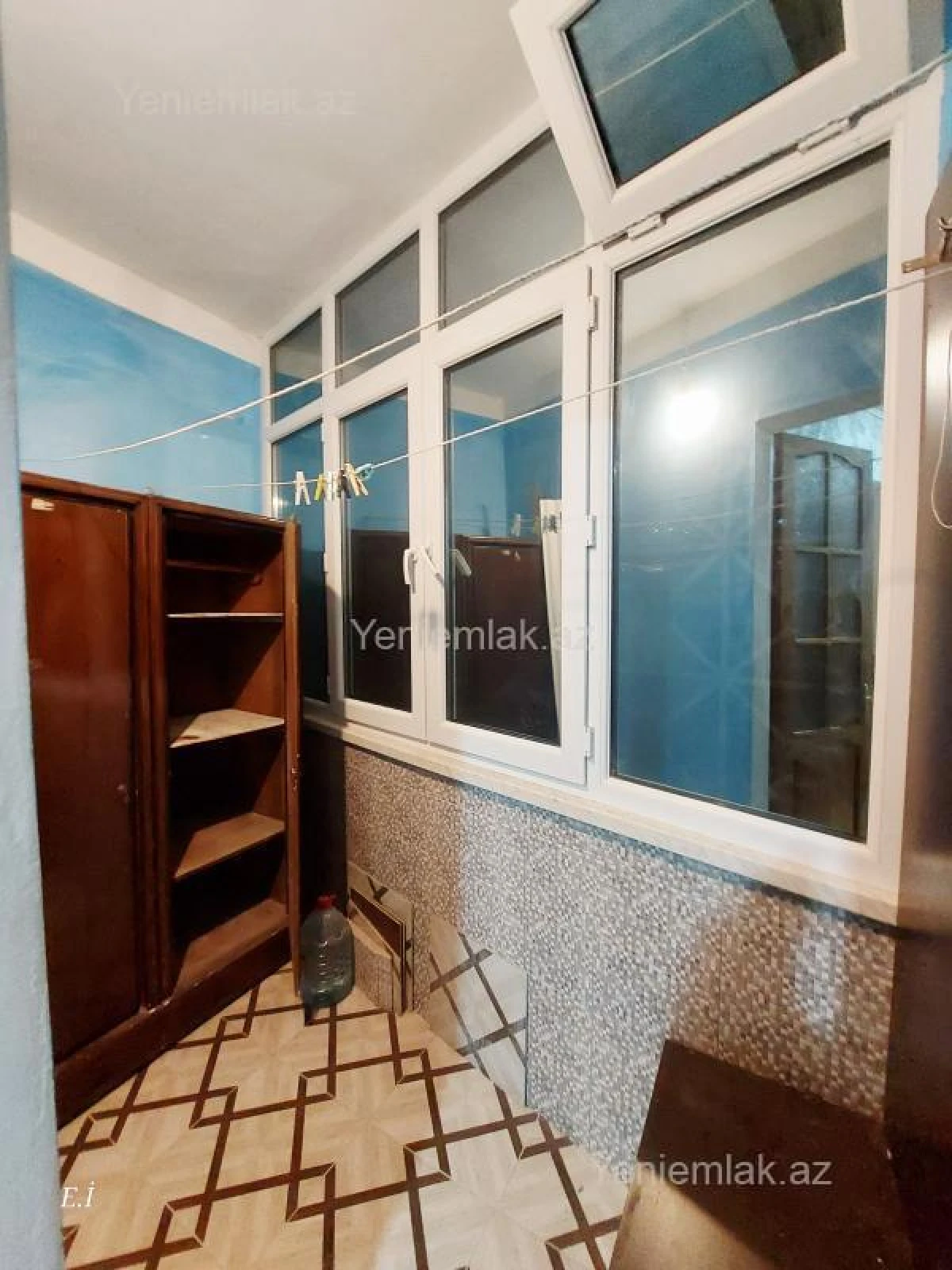 Satılır 3 otaqlı köhnə tikili 70 m²
