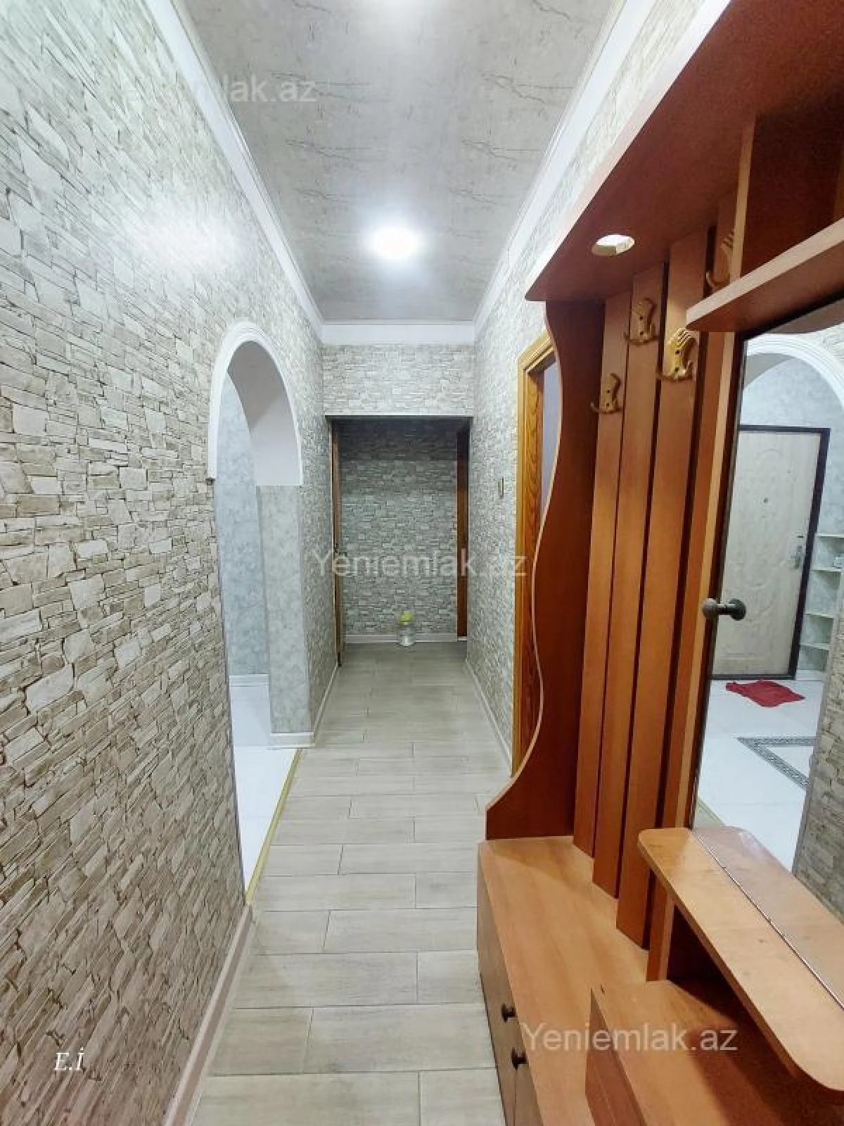 Satılır 3 otaqlı köhnə tikili 70 m²