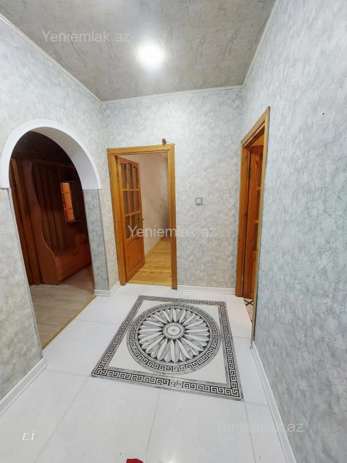 Satılır 3 otaqlı köhnə tikili 70 m²