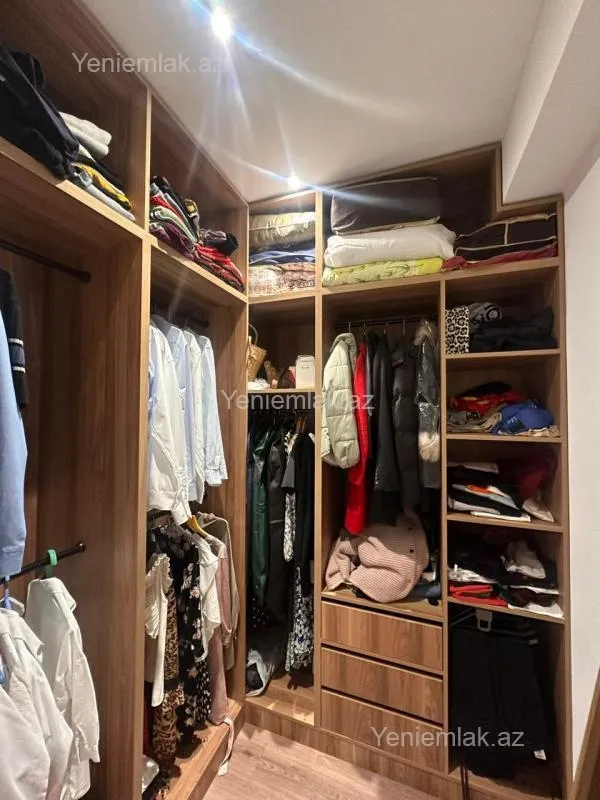 Satılır 3 otaqlı yeni tikili 135 m²