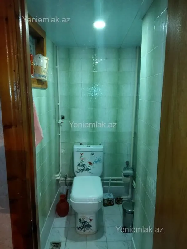 Satılır 4 otaqlı köhnə tikili 100 m²