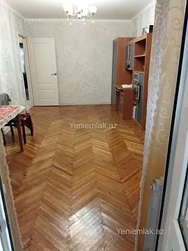 Satılır 4 otaqlı köhnə tikili 100 m²