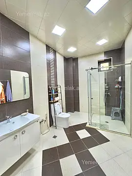 Satılır 5 otaqlı həyət evi 365 m²