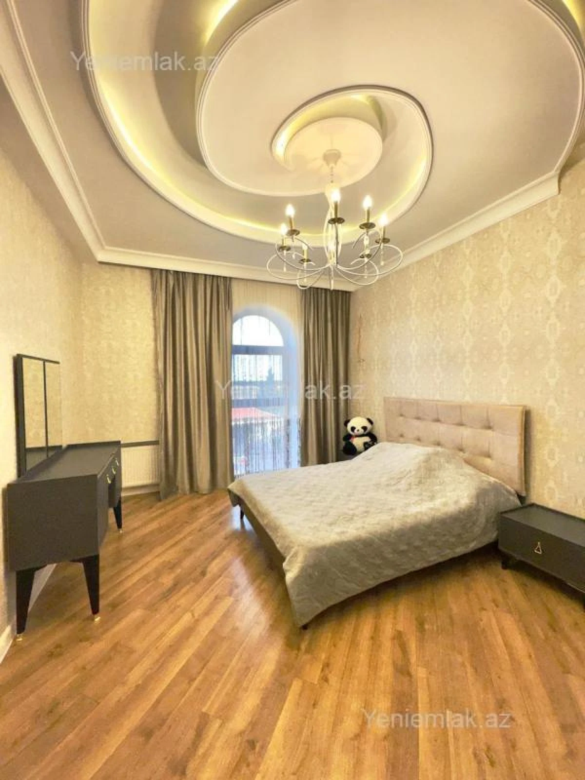 Satılır 5 otaqlı həyət evi 365 m²