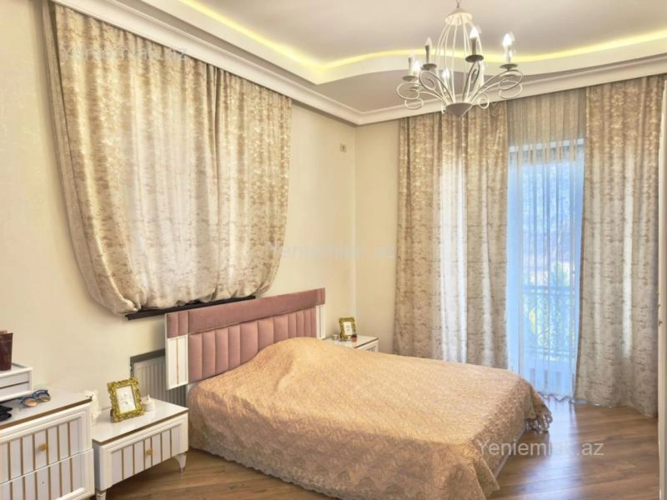 Satılır 5 otaqlı həyət evi 365 m²