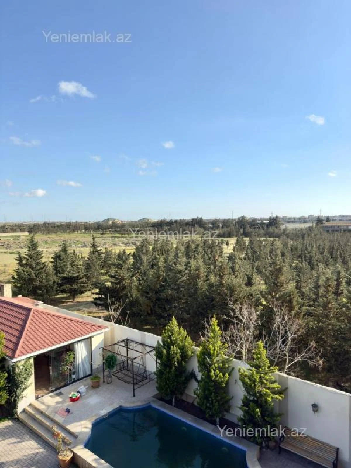 Satılır 5 otaqlı həyət evi 365 m²