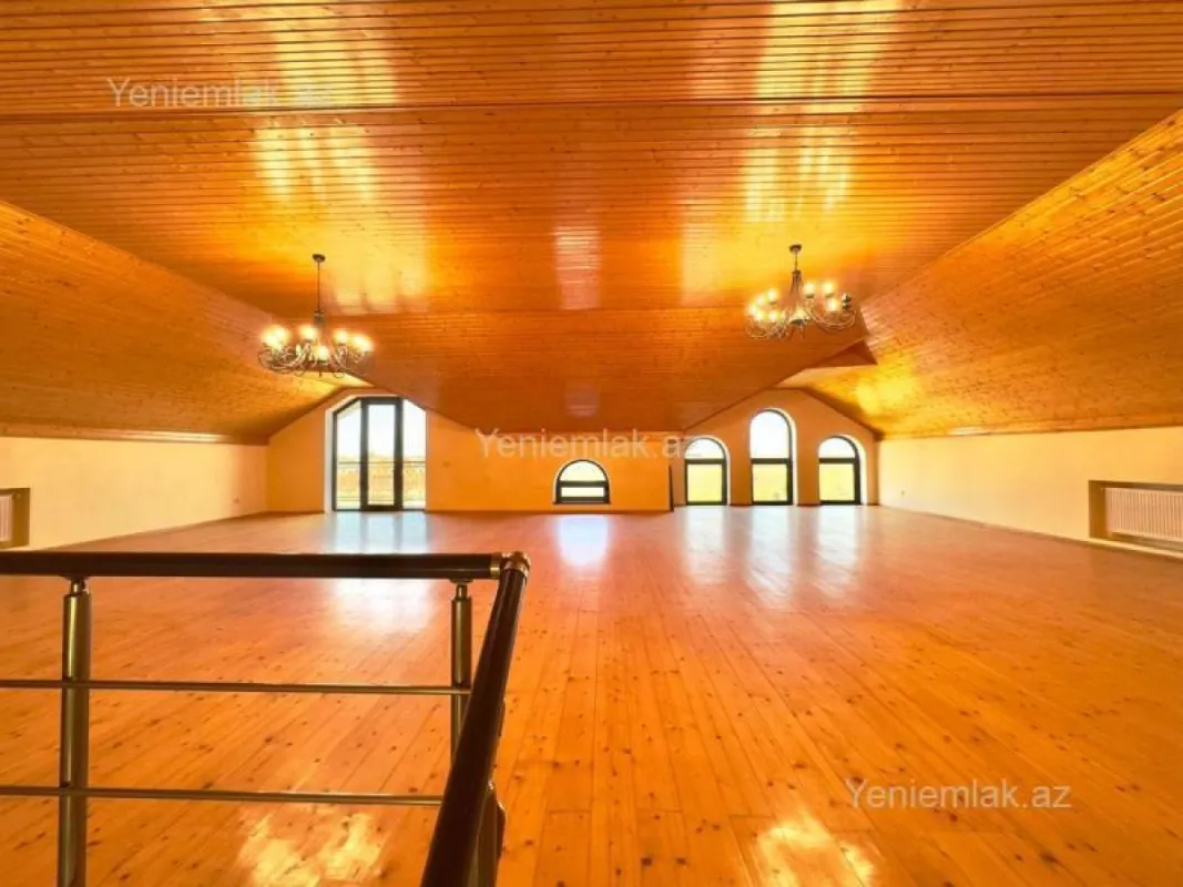 Satılır 5 otaqlı həyət evi 365 m²