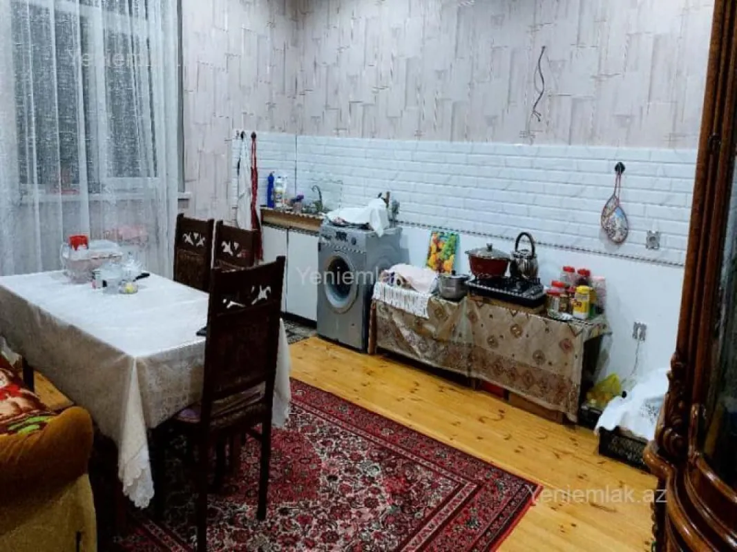 Satılır 8 otaqlı həyət evi 225 m²