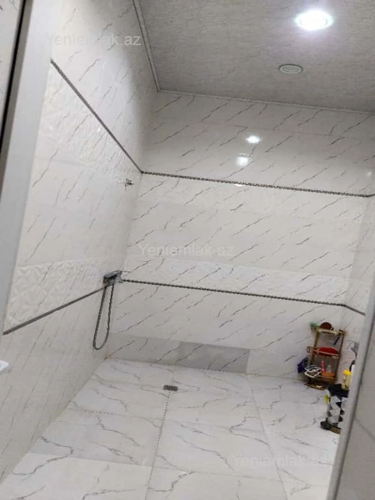 Satılır 8 otaqlı həyət evi 225 m²