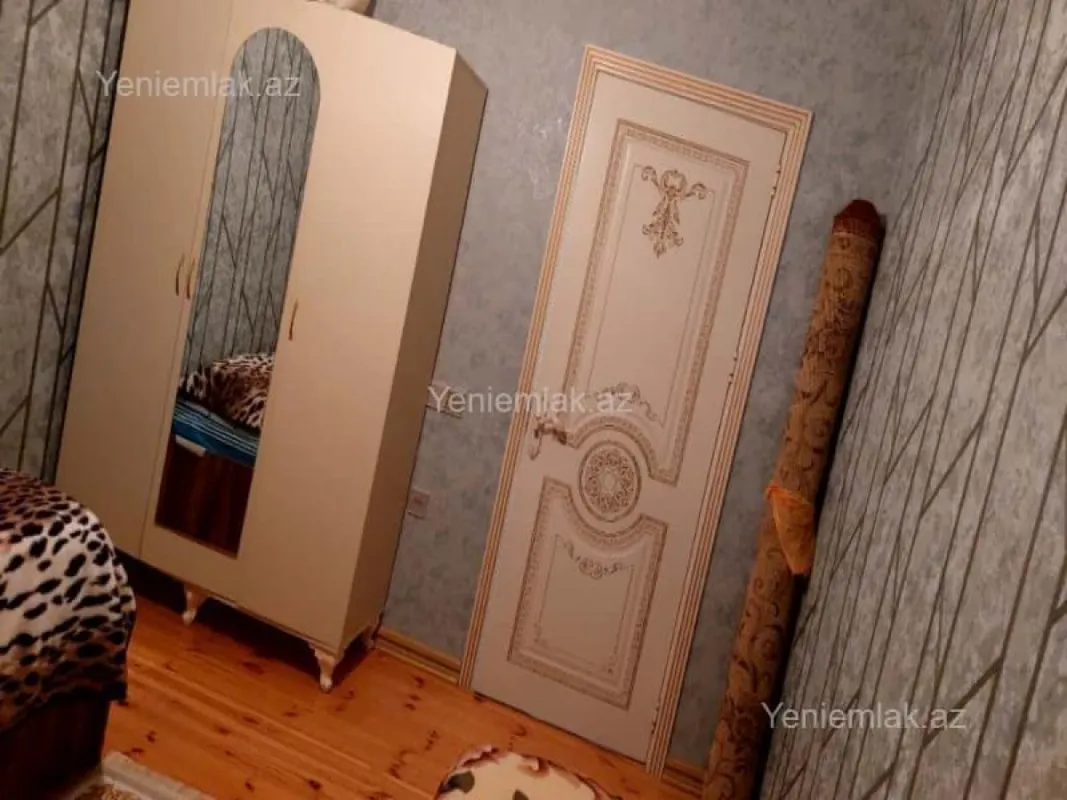 Satılır 8 otaqlı həyət evi 225 m²