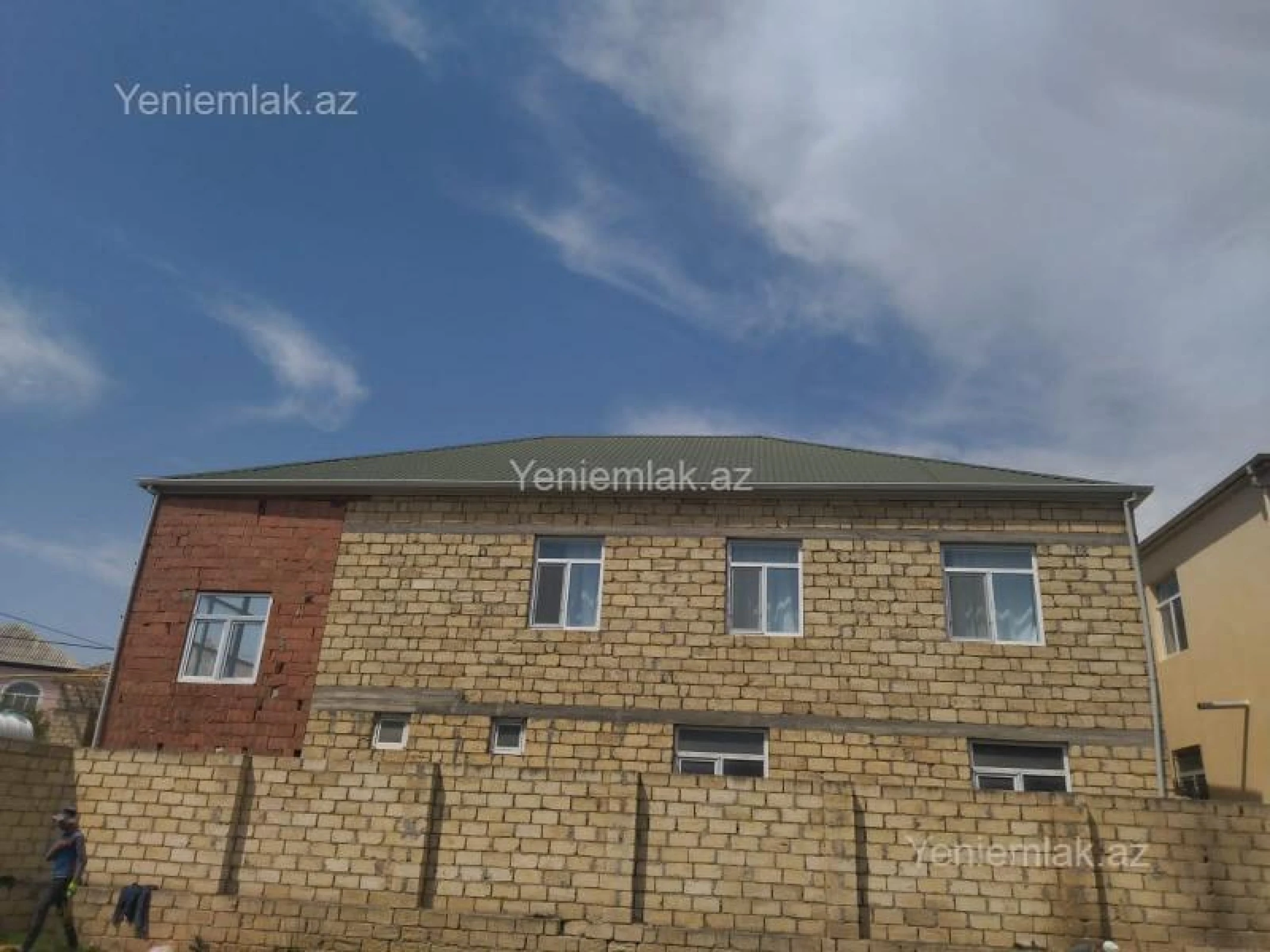 Satılır 8 otaqlı həyət evi 225 m²