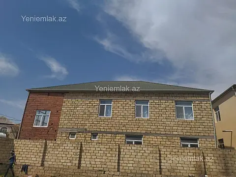 Satılır 8 otaqlı həyət evi 225 m²