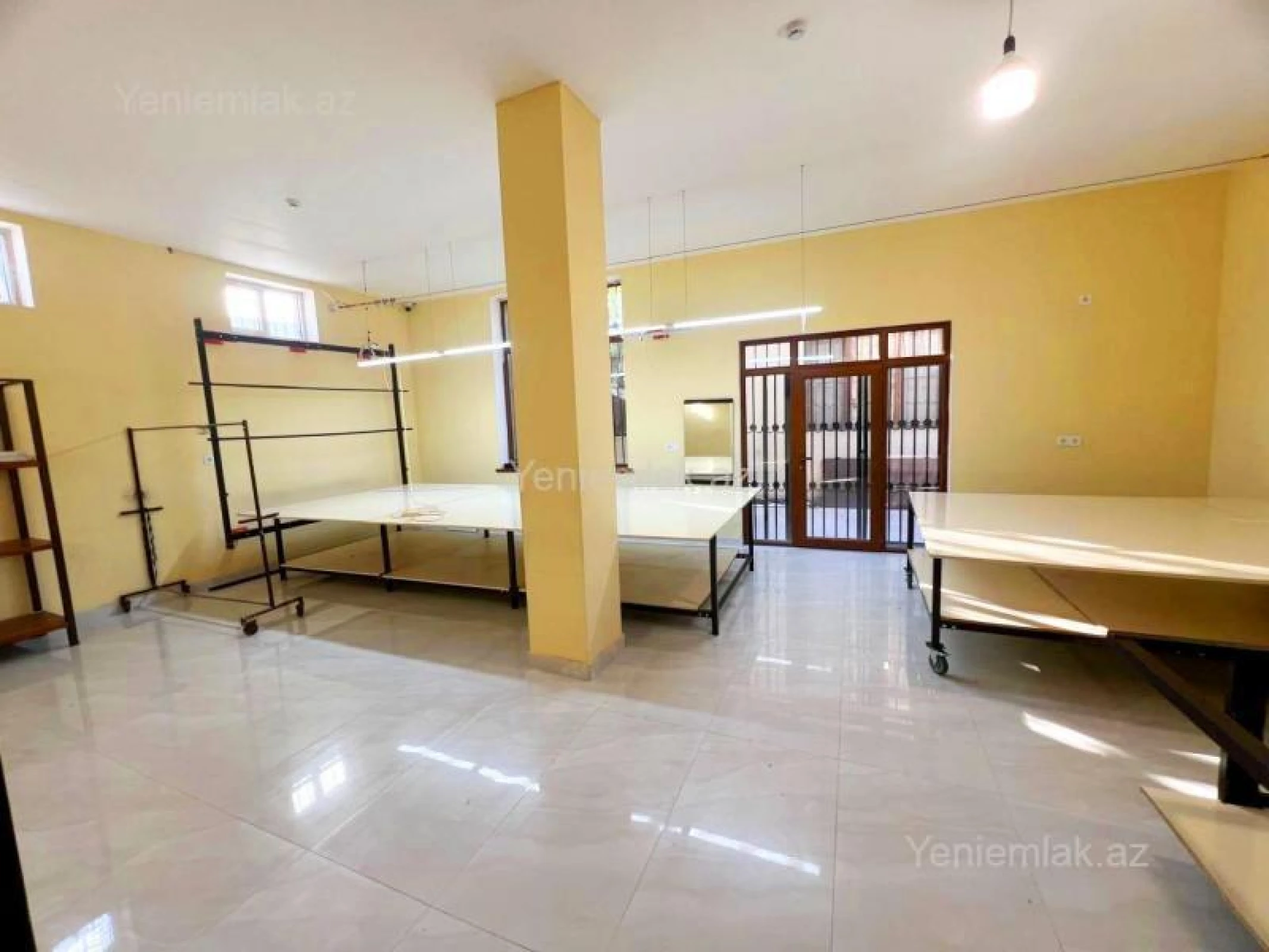 Satılır 5 otaqlı obyekt 331 m²