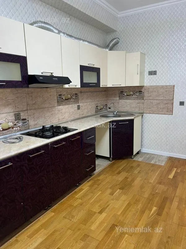 Satılır 3 otaqlı köhnə tikili 107 m²