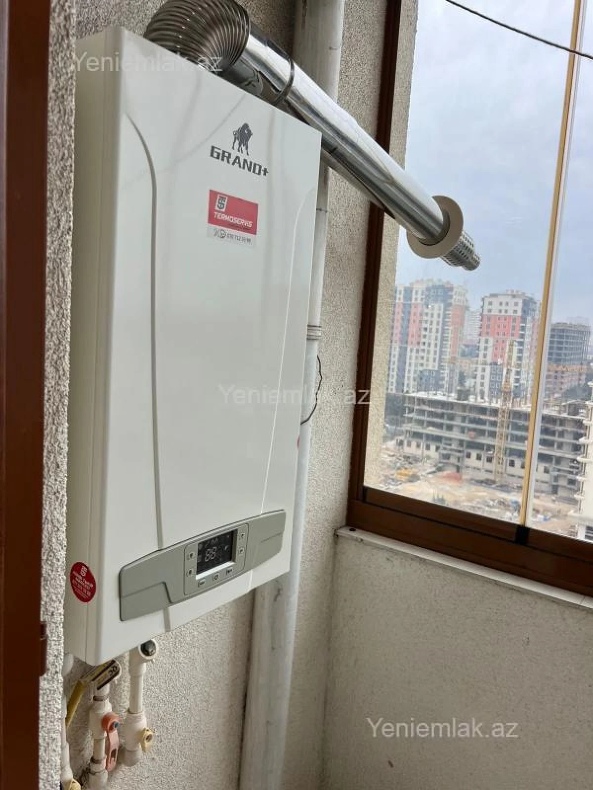 Satılır 3 otaqlı köhnə tikili 107 m²