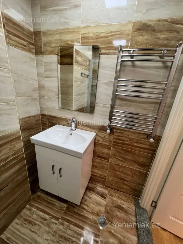 Satılır 3 otaqlı köhnə tikili 107 m²