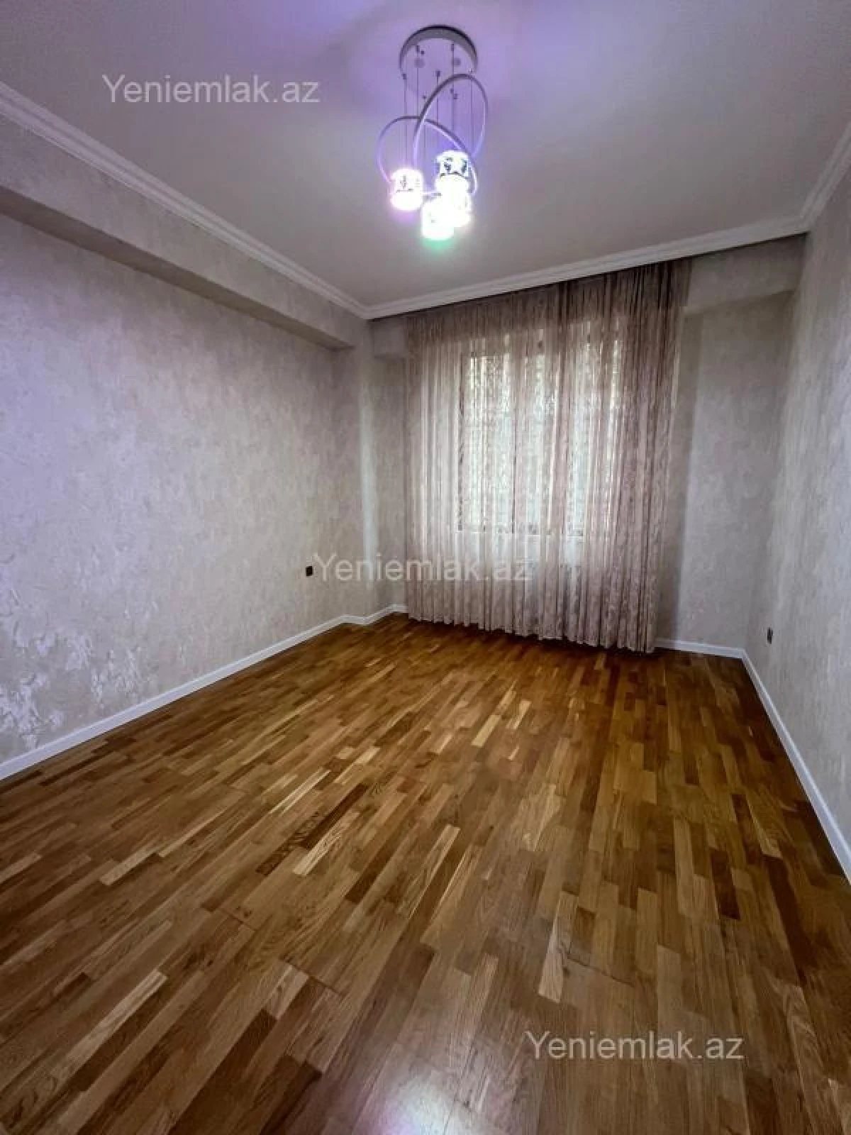 Satılır 3 otaqlı köhnə tikili 107 m²